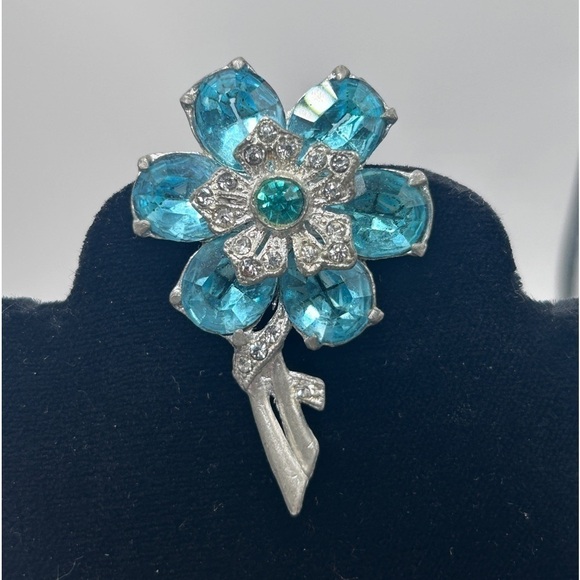 Jewelry - Vintage Blue Turquoise Flower Brooch Silvertone Rhinestones and faceted …​​​​​​​